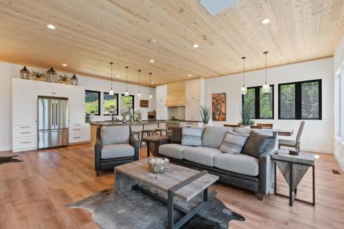 Kalispell House | Wilderness Retreat