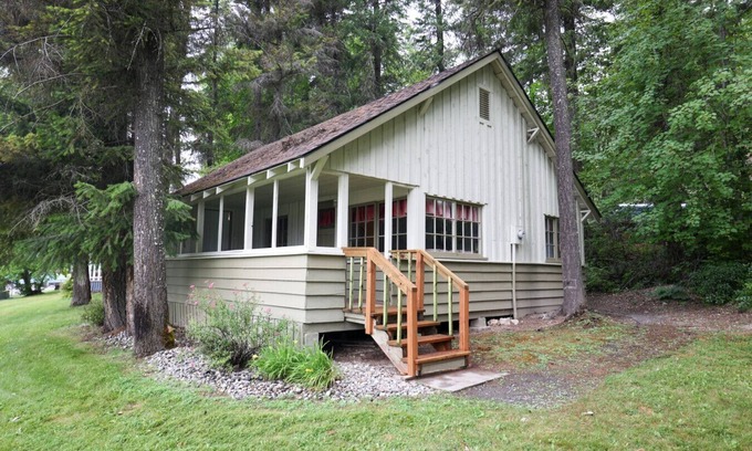 Colville Cabin | Wilderness West Resort Cabin 6