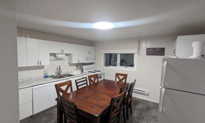 Manitoba House | Wildgoose Accommodations