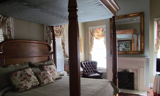 Natchitoches Bed & Breakfast | Wilkinson Room at La Maison Louisiane