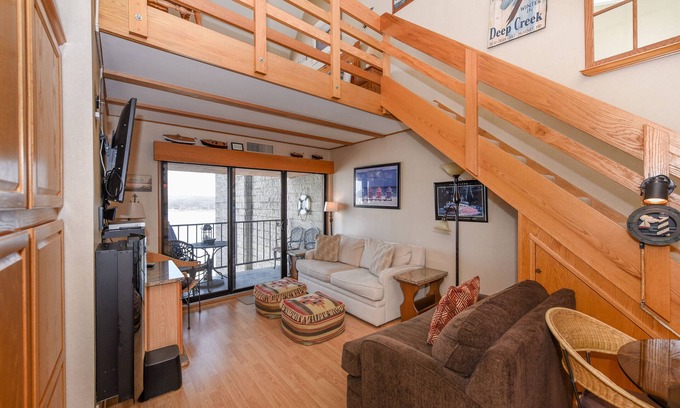 Thayerville Condo | Will O' The Wisp 706H: Top Lakefront Panoramic View Condo, Sleeps 4, Free WIFI!