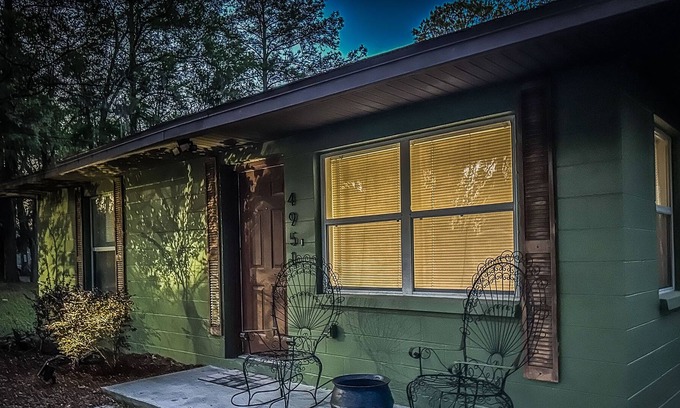 Williston House | Willis Oaks Country Cottage