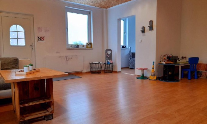 Nieheim Apartment | Willkommen in dem Luftkurort und Käsestadt Nieheim Rennstrecke 4km entfernt Fewo1