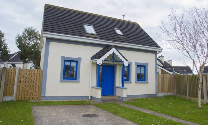 Rosslare House | Willow Grove HC No. 3 by Interhome