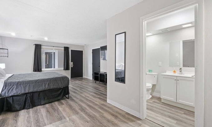 Eau Claire Hotel | Willow Inn Suites