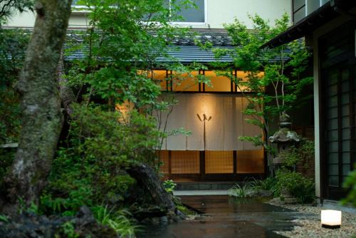 Toyooka Hotel | willow.