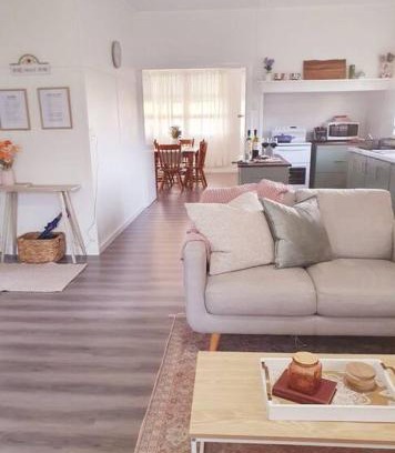 Stanthorpe House | Willows Cottage on Anzac
