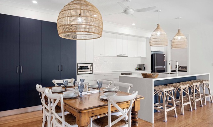 Sandy Beach House | Willows Pet-friendly, gorgeous home, stroll to the beach, sleeps 8