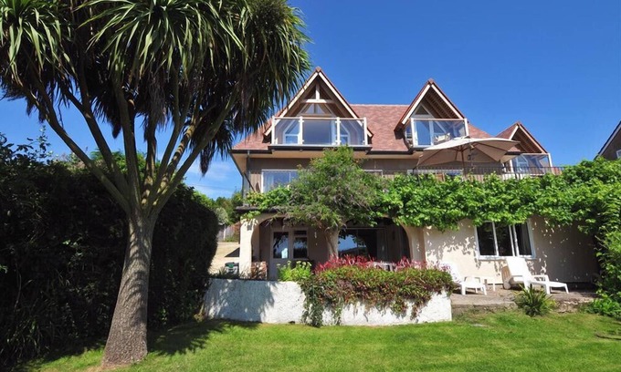 Bridport Cottage | WILLOWS, pet friendly, country holiday cottage in Charmouth