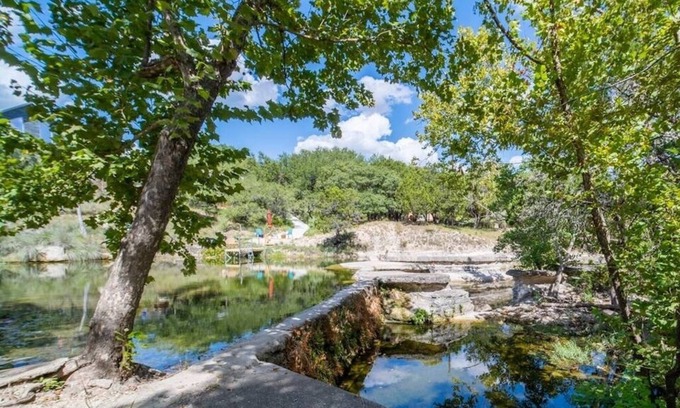 Wimberley House | Wimberley Creek-View Retreat Spacious Home & Barn w/Porch for Reunions & Trips