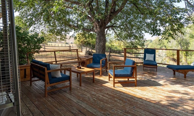 Lander House | Wind River Place - with Hot Tub, Mountain views!