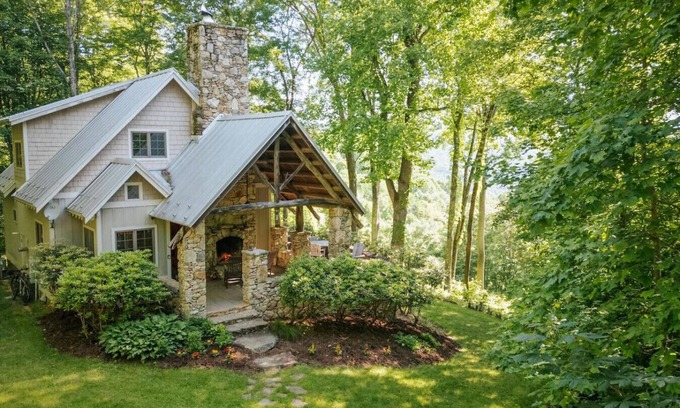 Lansing Cabin | Windfall Farm Stone Cottage