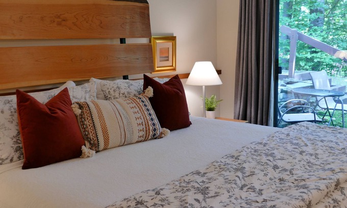 Quechee House | Windfall @ Quechee Club VT: Cozy Updated Condo A/C, Fireplace -Ski -Golf -Renew