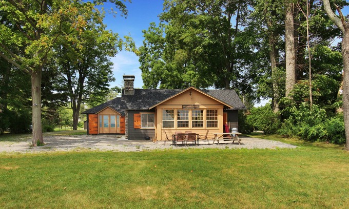 Fort Erie Cottage | Windpoint Cottage