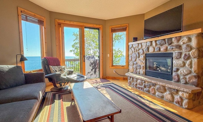 Beaver Bay House | Windsong 610 - Lake Superior - Beaver Bay, MN