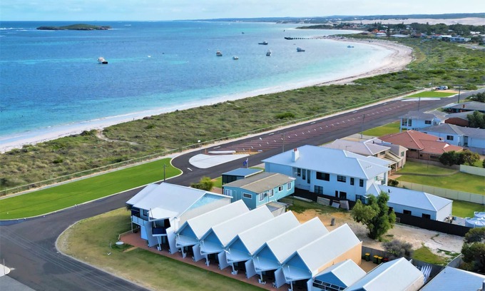Lancelin House | Windsurfer Beach Chalet - 3