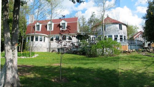 Trent Hills House | Windswept on the Trent