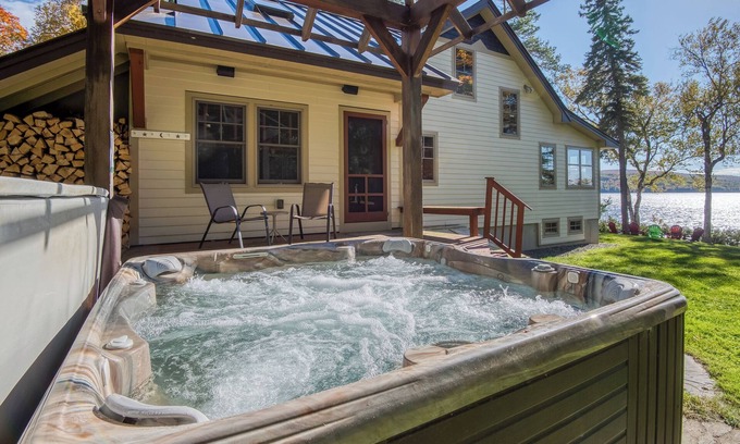 Rangeley House | Windy Cross | Private Waterfront, Dock, Hot Tub & Ping Pong