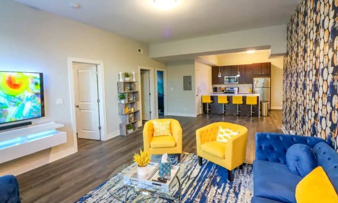 Heart of Chicago Apartment | Windy Heart Apartment