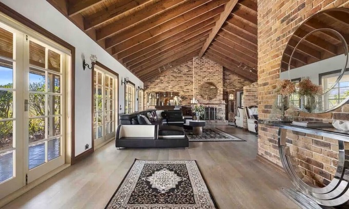 Nulkaba House | Wine Country Homestead - Spacious Retreat in the Heart of the Hunter Valley