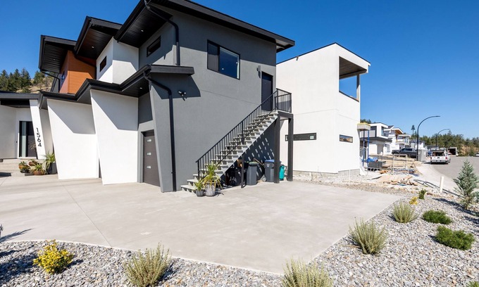 Central Okanagan Apartment | "Wine Down" and indulge in this incredible Okanagan experience!