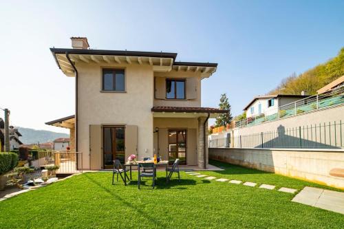 Bozze-Calchera-Villa Villa | Wine & Ginger - Villa Luxury x8