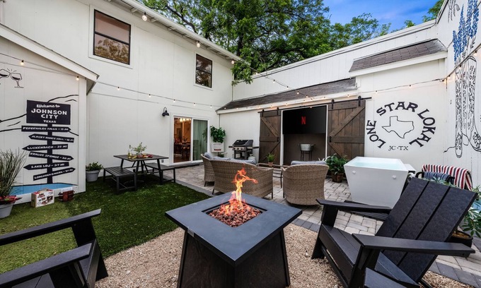Johnson City House | Wine Trail Retreat w/Fire Pit, Grill, Plunge, Walk to Downtown!