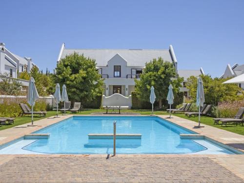 Stellenbosch Cabin | Winelands Golf Lodges 12