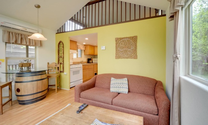 Fredericksburg Cabin | Winery Cabin in Fredericksburg w/Wraparound Deck!