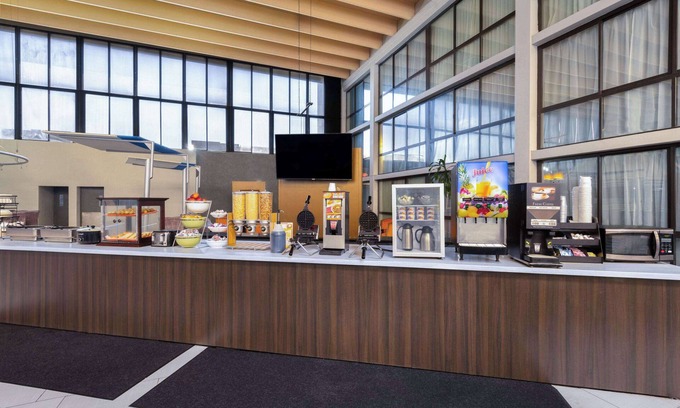 Kansas City Hotel | Wingate by Wyndham Kansas City