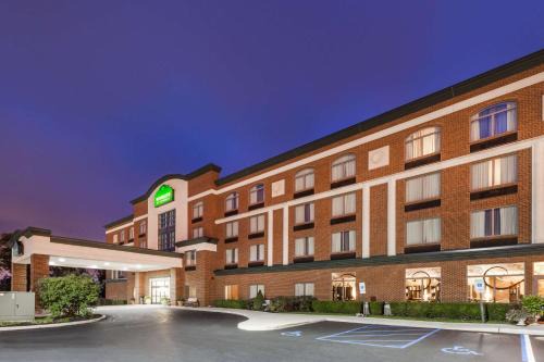 Sylvania Hotel | Wingate by Wyndham Sylvania-Toledo