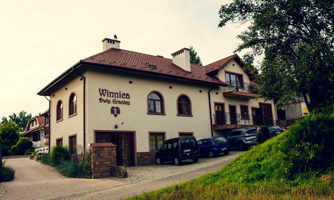 Trzcinica House | Winnica Dwie Granice Agroturystyka Przysieki
