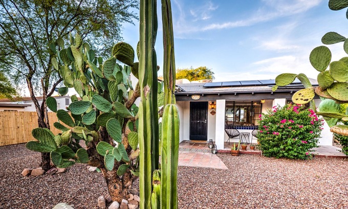 Palo Verde House | Winstel House - Central + Cheerful Bungalow Home