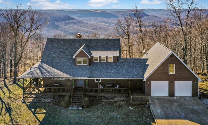 Jasper Cabin | Winston's View! Wheelchair Accessible Cabin! Private 15 acres!