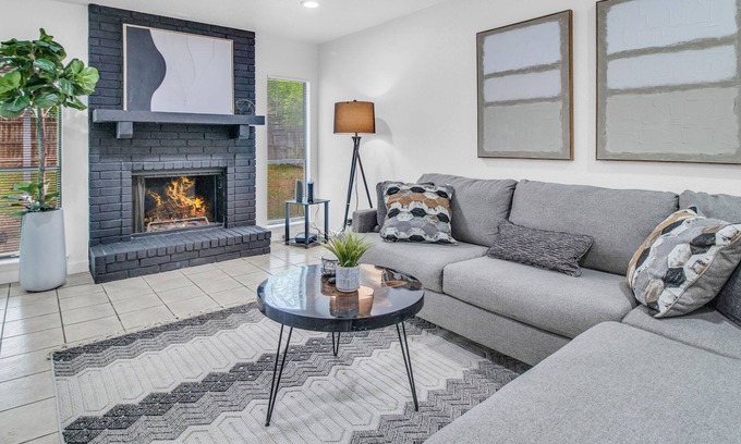 Heritage House | Winter Low rate- 3 Miles from Seaworld! Close LAFB