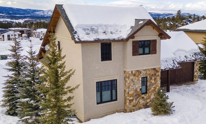 Fraser House | Winter Park Home w/views, heated garage, hot tub!