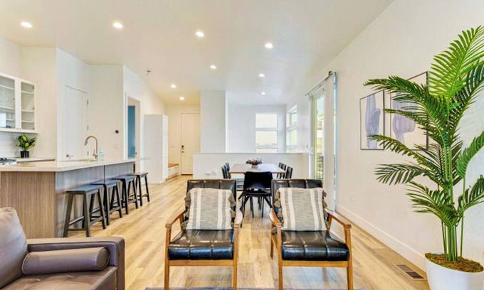Bluffdale House | Winter Retreat-Hot Tub, Shuffle Board, Pool Table