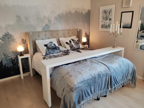 Rovaniemi House | Winter Woods family room