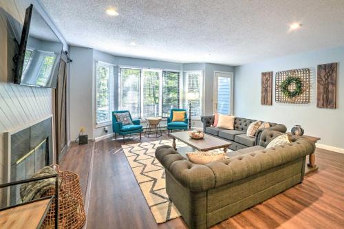 Roseland Apartment | Wintergreen Resort Condo with Deck Ski, Hike, Shops