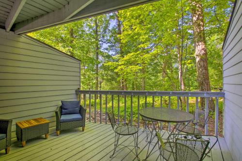 Wintergreen Apartment | Wintergreen Resort Studio with Deck and Ski-Out Access