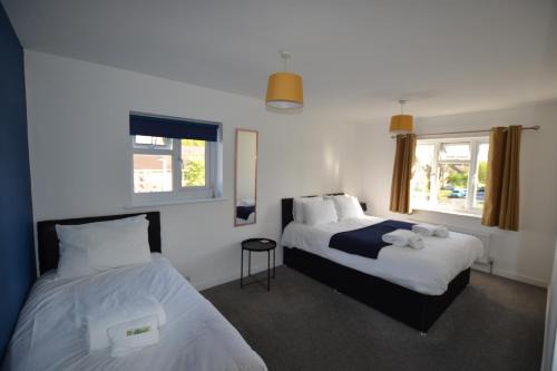 Salisbury Apartment | Wisteria 2 bed House - STAYSEEKERS