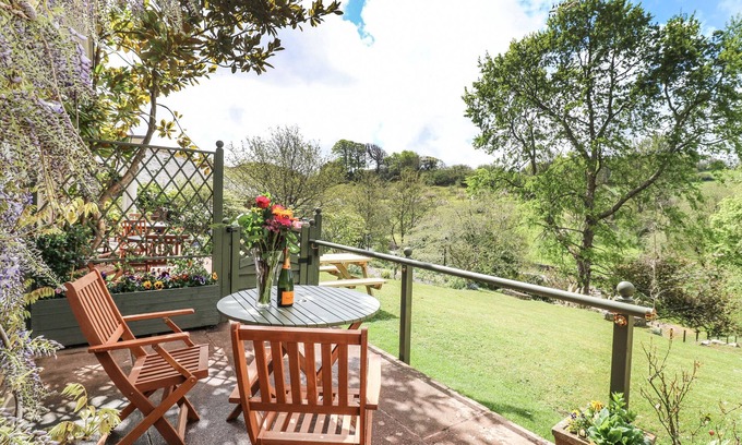 Paignton Cottage | Wisteria Cottage