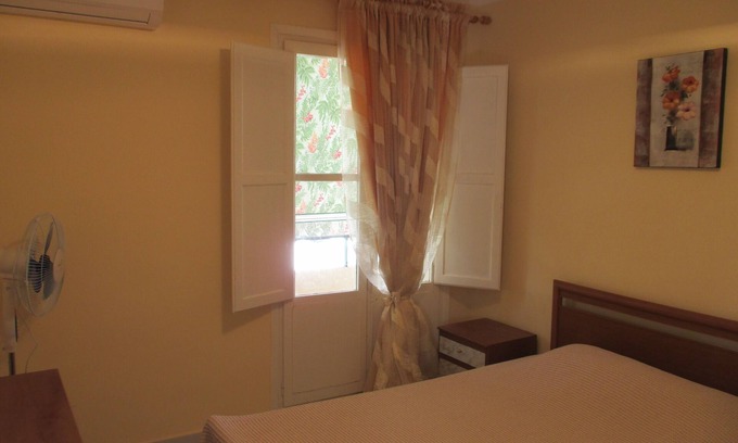 Alicante Apartment | With a beautiful view of the park.