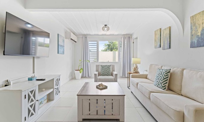 Koyari Apartment | WLR2 - 1BR near Palm Beach - White Lotus Retreat