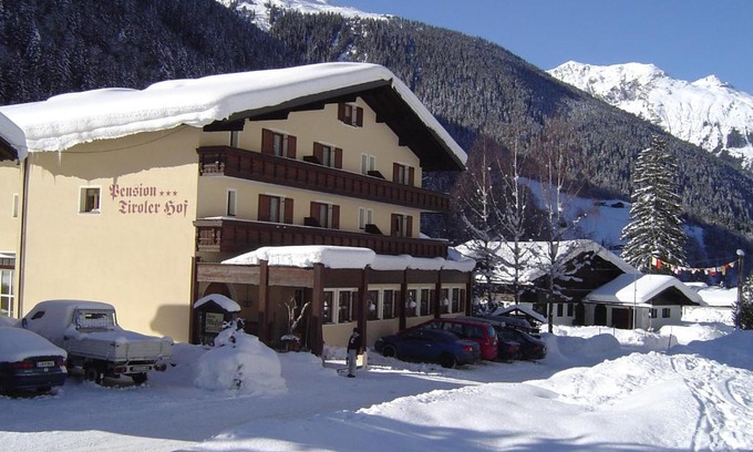 Partenen Bed & Breakfast | Wohlfühlpension Tirolerhof