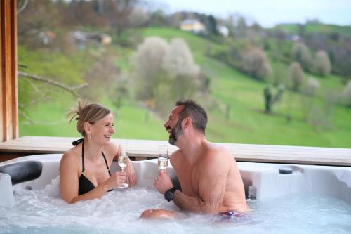 Sankt Margarethen an der Raab Apartment | Wohlfuehloase am Trausdorfberg mit Sauna/Whirlpool