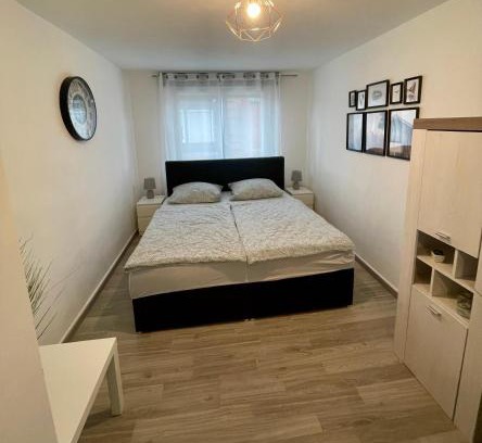 Offenbach am Main Apartment | Wohnung für 4 Personen nahe Frankfurt WLAN Küche