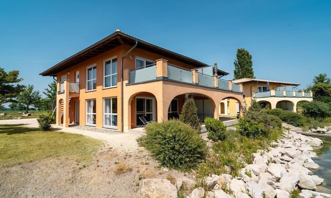 Leipheim Apartment | Wohnung F3 im Obergeschoss Gemütlich im Mediterranen Stil Eingerichtet