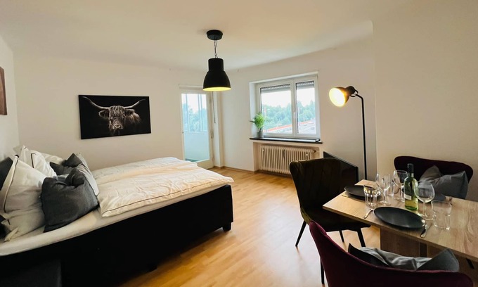 Innenstadt Apartment | Wohnung mit Blick auf den Lech - Balkon - Küche !