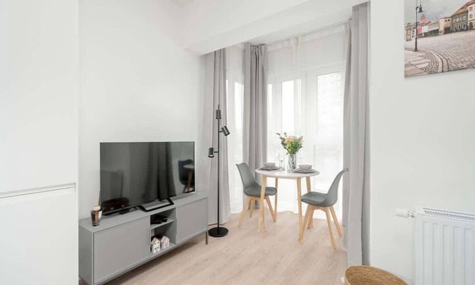 Stare Miasto District Apartment | Wojciechowskiego 19 | Bright Studio | Gym